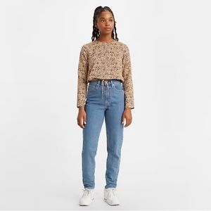 NWT Levi’s High Waisted Tapered Jeans in FYI in Size 23 x 27